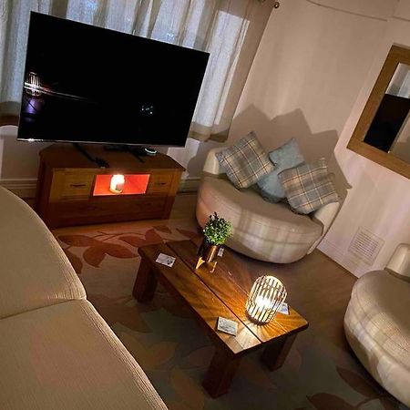 Spacious 2 Bed Apartment, Close To Village Shops Cardiff Exteriér fotografie
