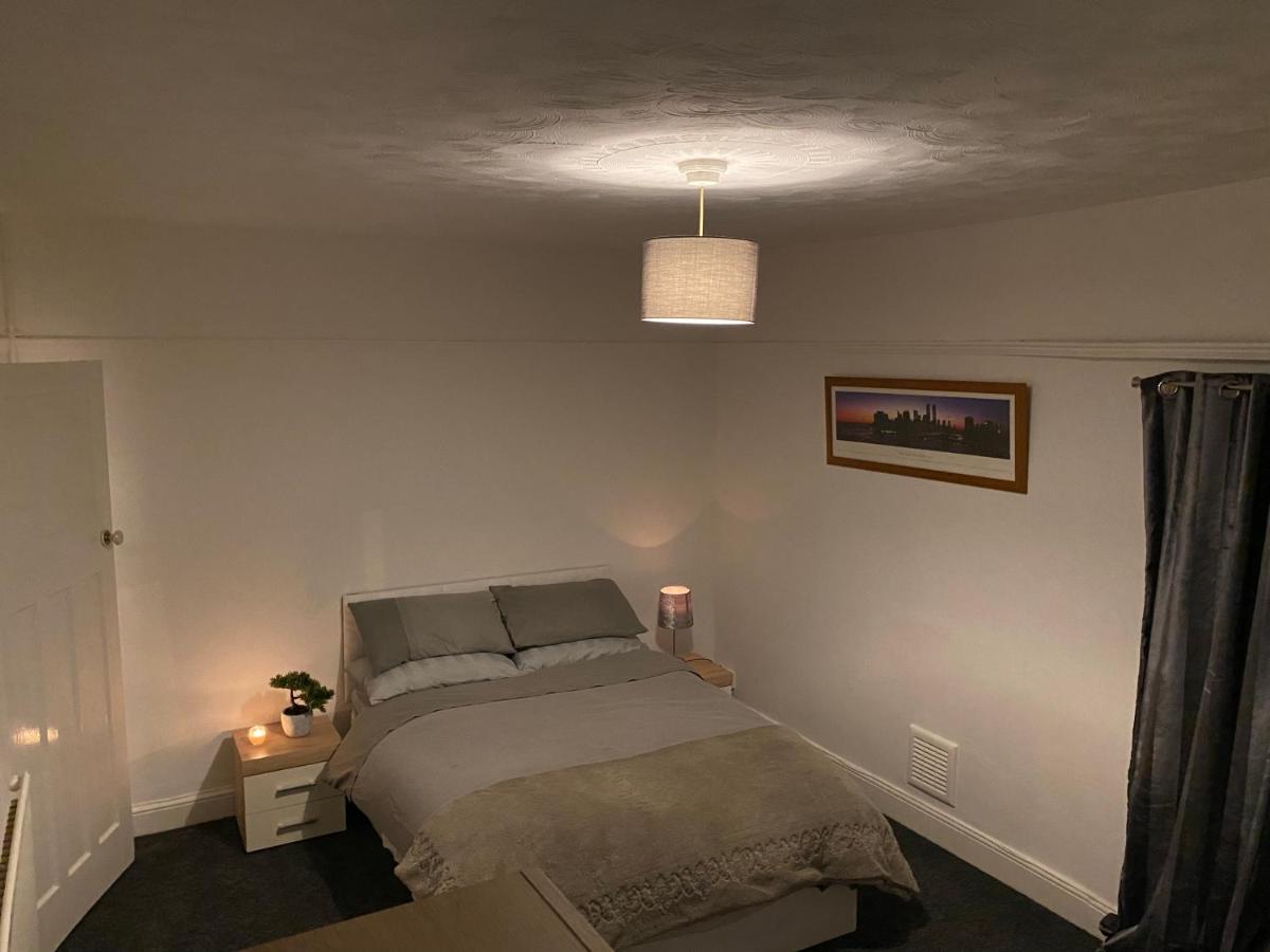 Spacious 2 Bed Apartment, Close To Village Shops Cardiff Exteriér fotografie