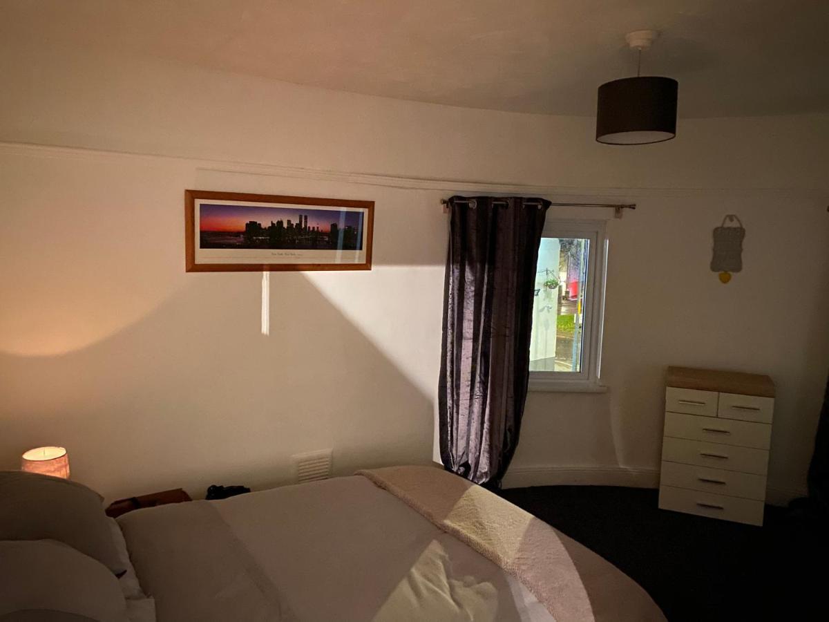 Spacious 2 Bed Apartment, Close To Village Shops Cardiff Exteriér fotografie