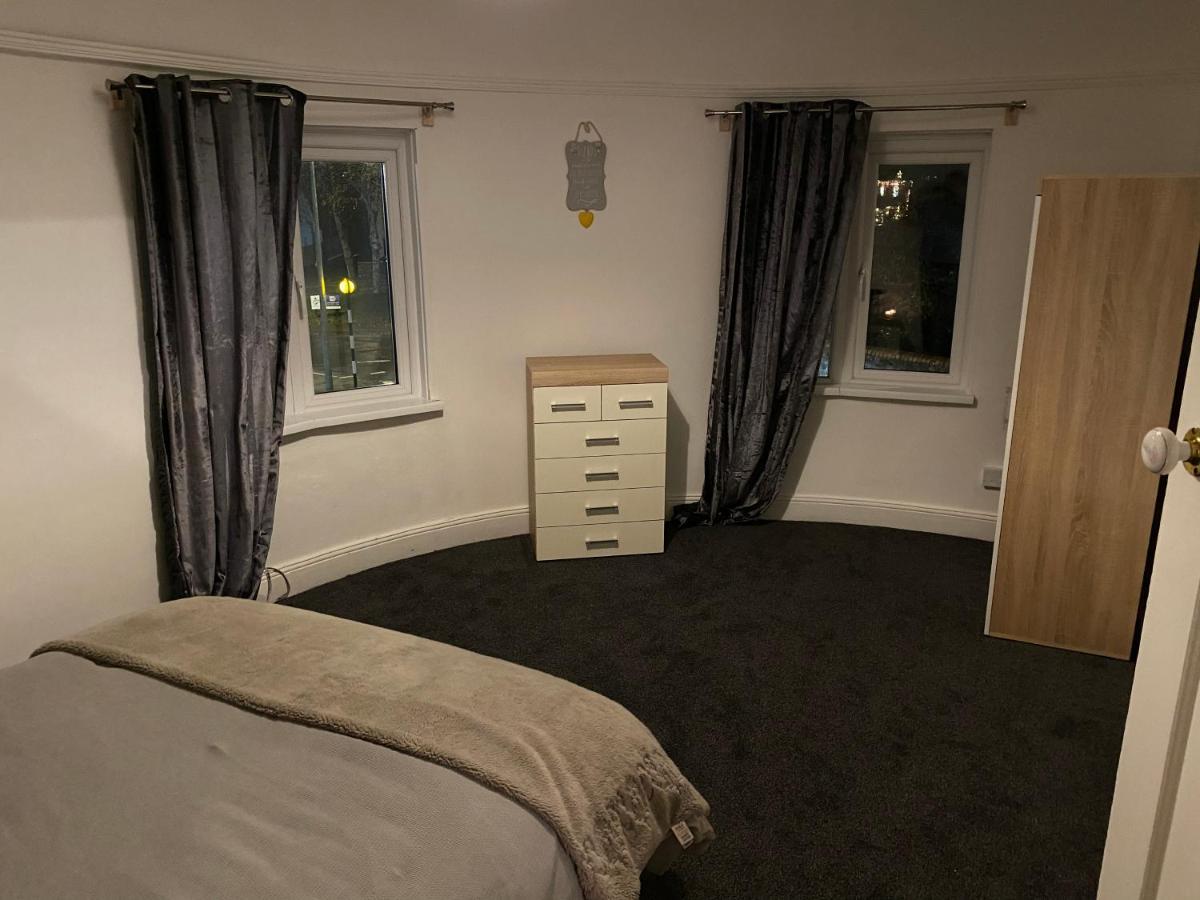 Spacious 2 Bed Apartment, Close To Village Shops Cardiff Exteriér fotografie