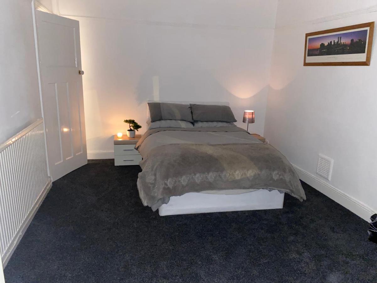Spacious 2 Bed Apartment, Close To Village Shops Cardiff Exteriér fotografie