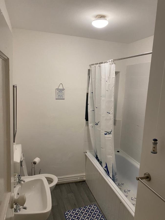 Spacious 2 Bed Apartment, Close To Village Shops Cardiff Exteriér fotografie