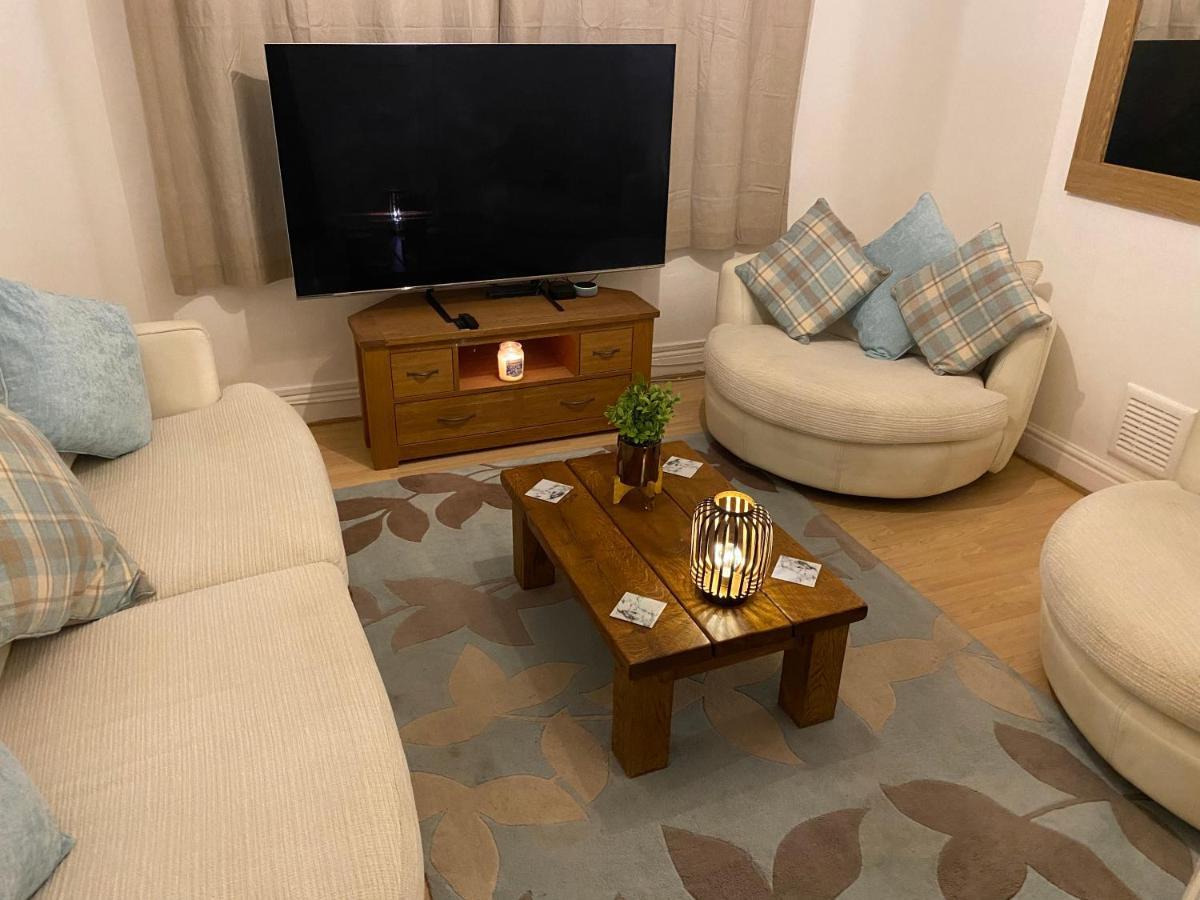 Spacious 2 Bed Apartment, Close To Village Shops Cardiff Exteriér fotografie